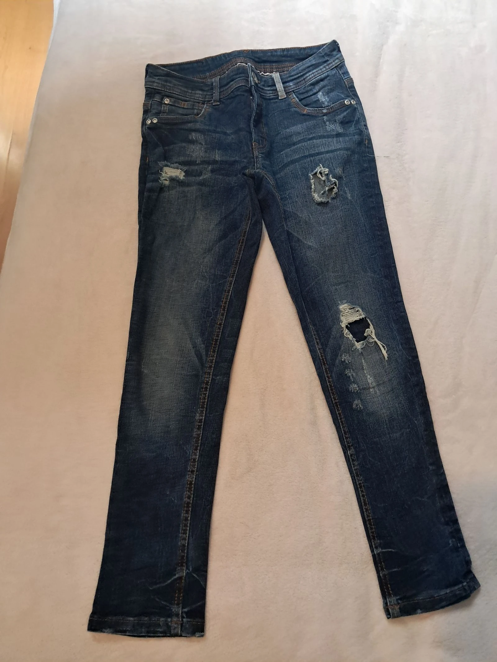 Lot de 4 jeans craqués différentes marques. Taille S – photo 4